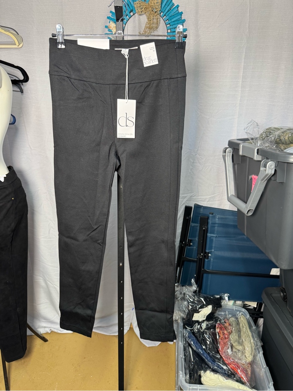 Dear Scarlett Women's Black Skinny Ponte Pants